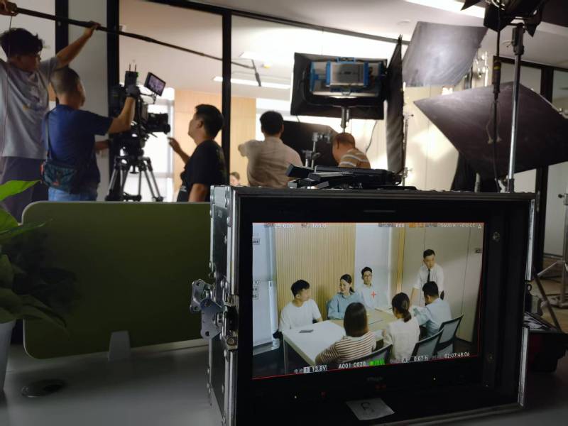 黄埔区TVC拍摄公司：科技产品视觉化大师，诠释未来感与功能美学